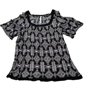 NY Collection Woman Black White Geometric Cold Shoulder Lace Trim Blouse 2X